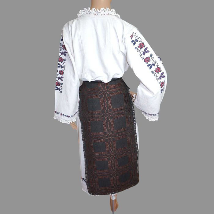 Costum popular vechi din Banat , costum traditional autentic S-M