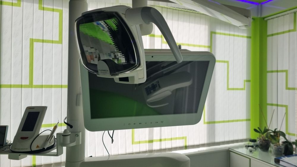 Стоматологичен  стол Planmeca в комплект с компресор, аспирация