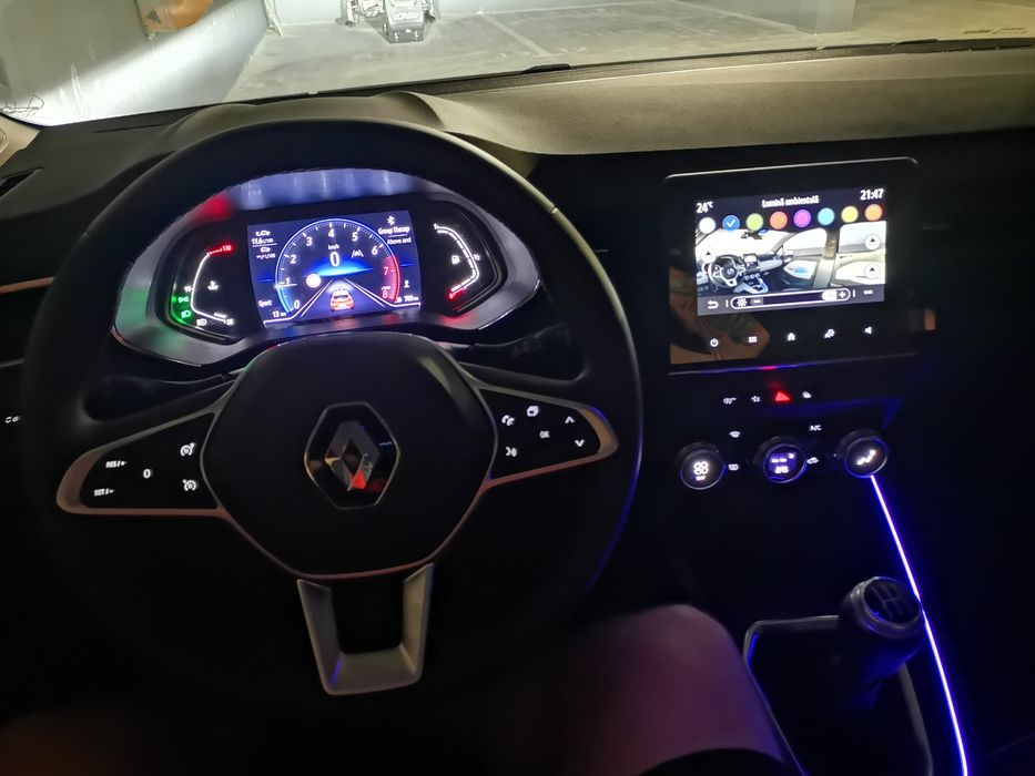 Renault Clio 5  cu km putini