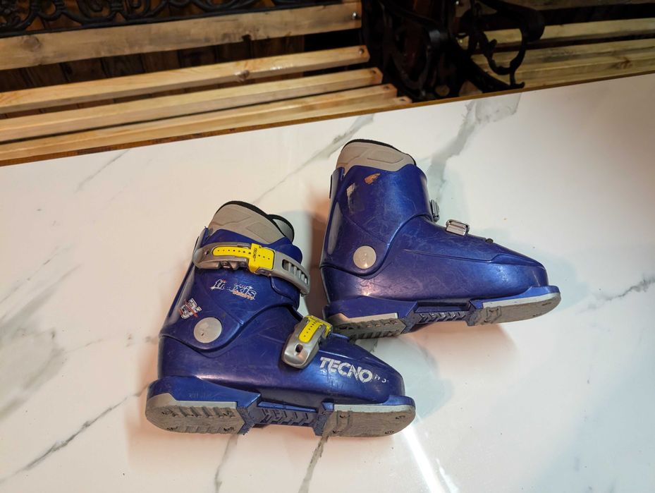 Употребявани Ски с автомати   и Ски обувки