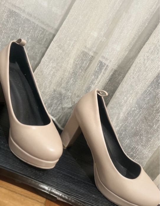 Pantofi eleganți