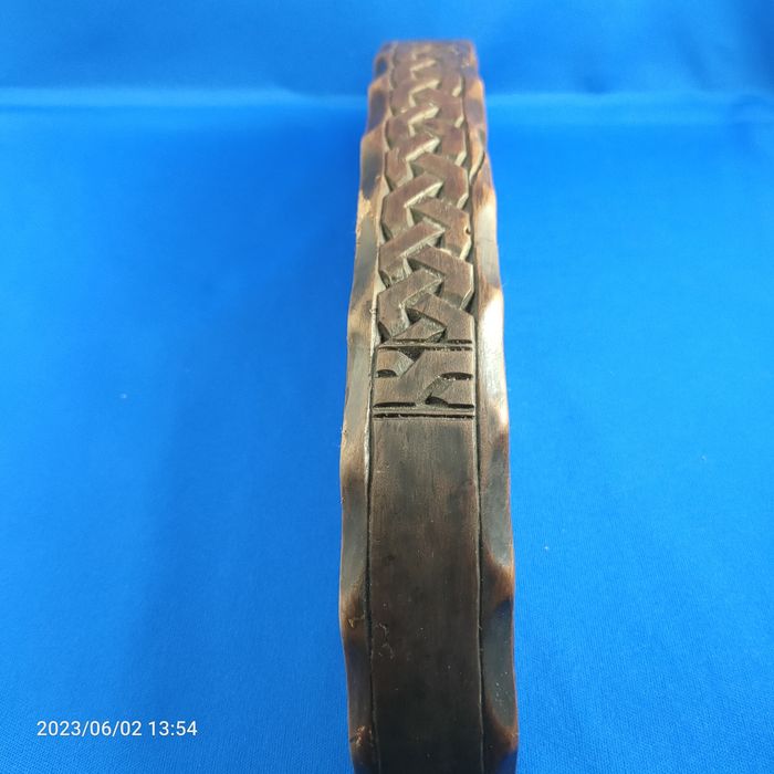 Scrumiera lemn exotic motive tribale
