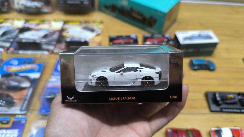 DCT Lexus LFA 1:64