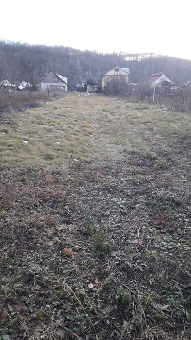 De vânzare  teren Onesti și Slanic Moldova