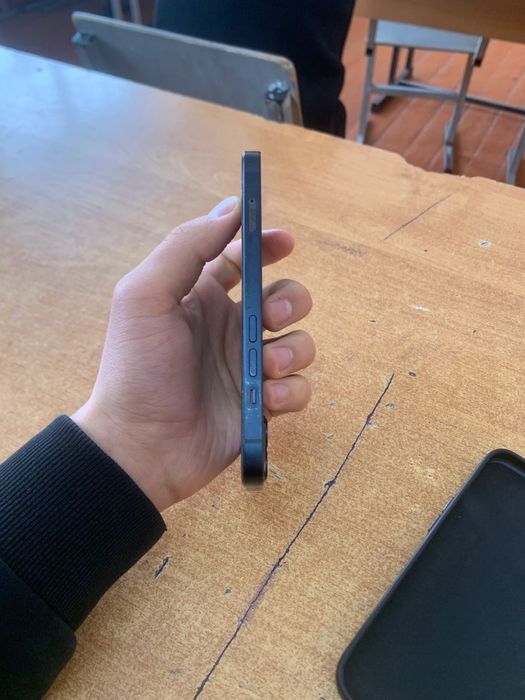 Продам айфон 13 256 гб