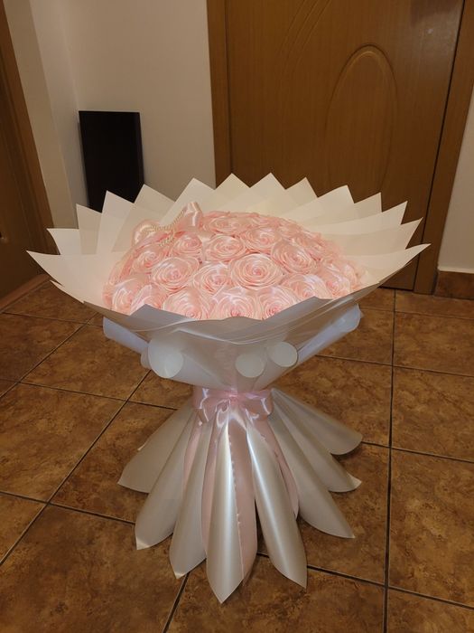 Trandafiri din satin și săpun