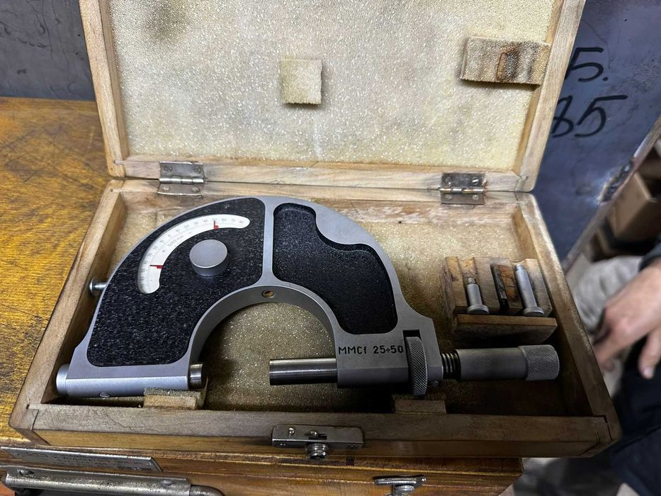 Продам измерительный инструмент, микрометр и прочее