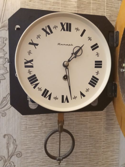 Продам часы настенные