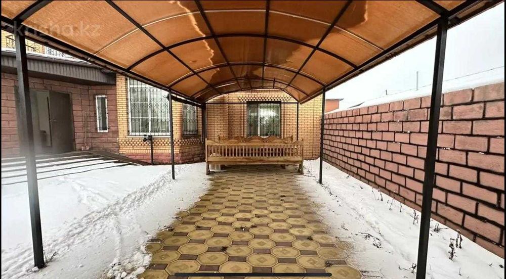 Продам  коттедж с бизнесом