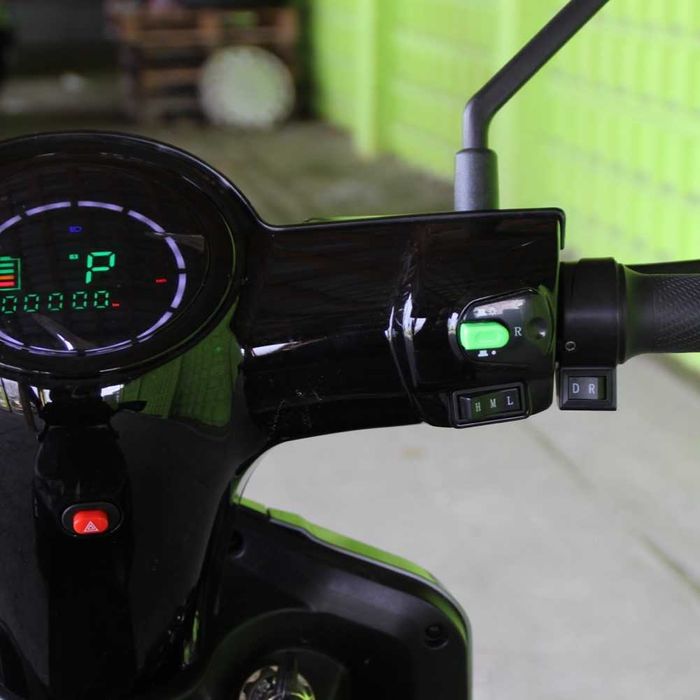 Електрическа Триколка FM1-LUX 1500W - Black