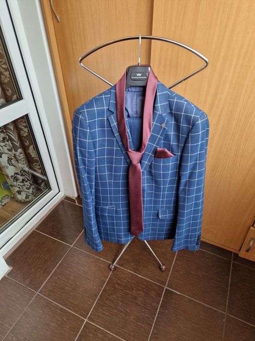 Костюм мужской тройка