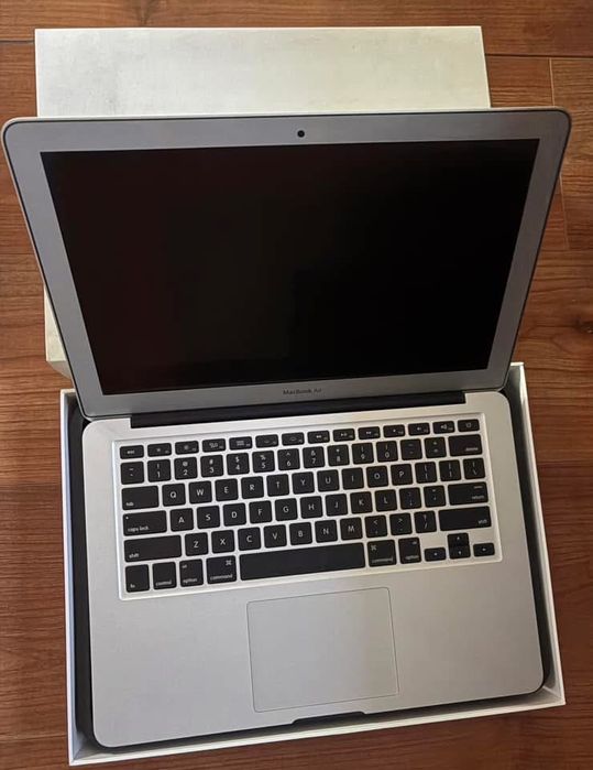 Vand Laptop MacBook Air