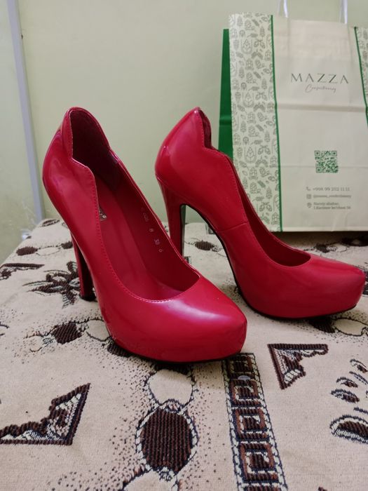 4 вида Женская обувь.