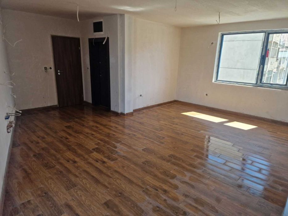 Продава се Тристаен апартамент в Пазарджик, Устрем - 130 кв.м за 654 €/кв.м - Снимка #1