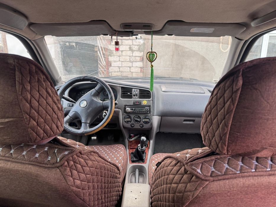 Продам машину Ниссан