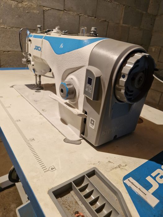 Продается швейные машины фирмы Jack