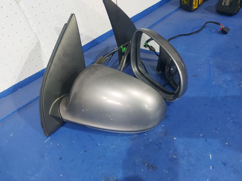 Oglinda stânga vw golf5 scurt hatchback