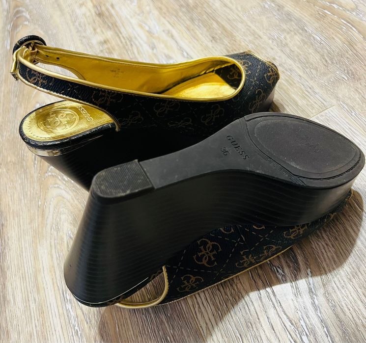 Sandale cu platforma Guess marimea 36 noi