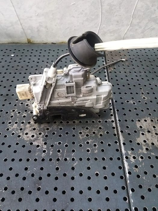 Broasca usa dreapta fata audi a6 c6 4f 4f1837016