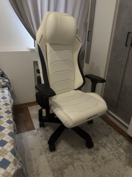 Игровое коесло Dxracer Master