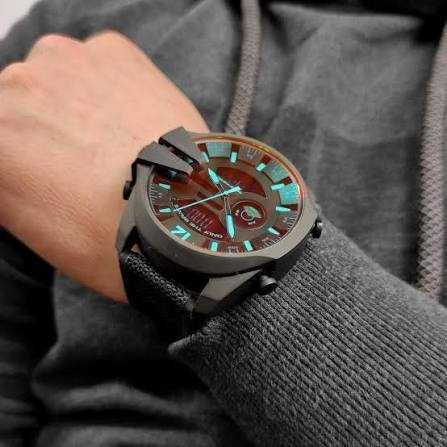 Часовник Diesel Mega Chief DZ4548