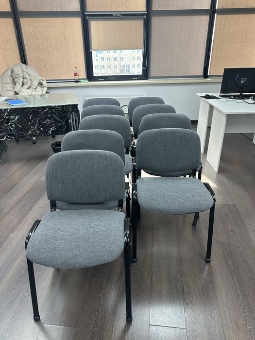 Продам офисные стулья — 9 штук