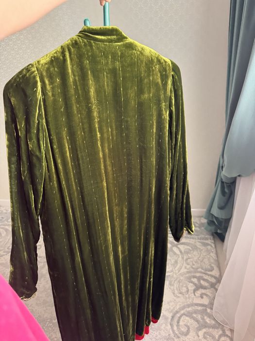 Шапан и Платье.