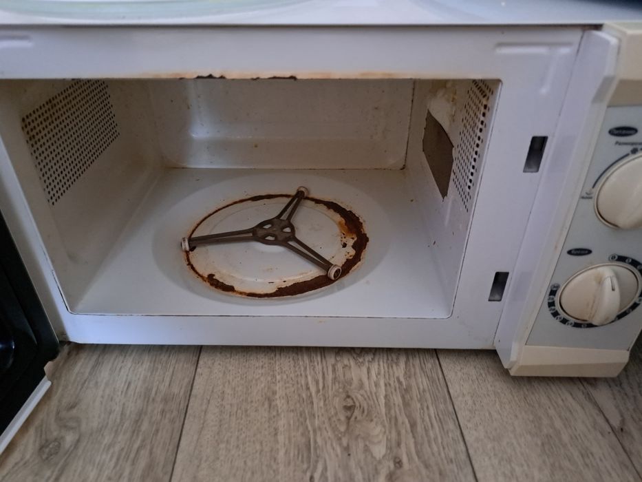 Отдам за фрукты микроволновка б/у ..рабочая