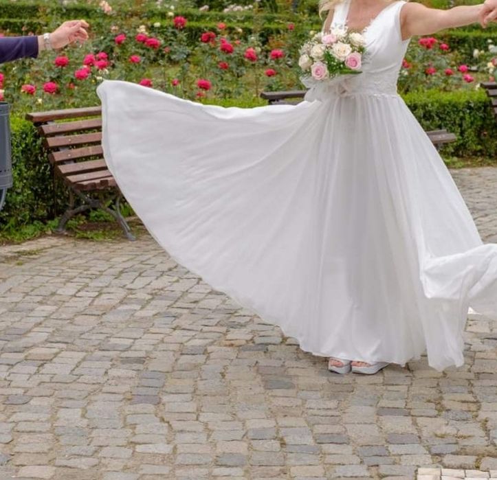 Булчинска рокля с цена от 400 лв.