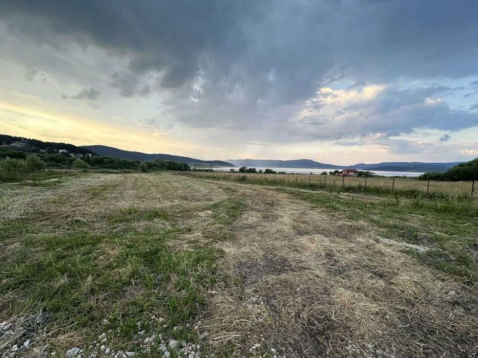 Парцели в регулация на Курорта Цигов чарк с ток и вода
