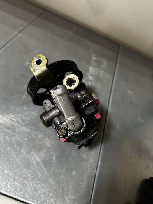 Насос гура (гидроусилитель руля) Subaru