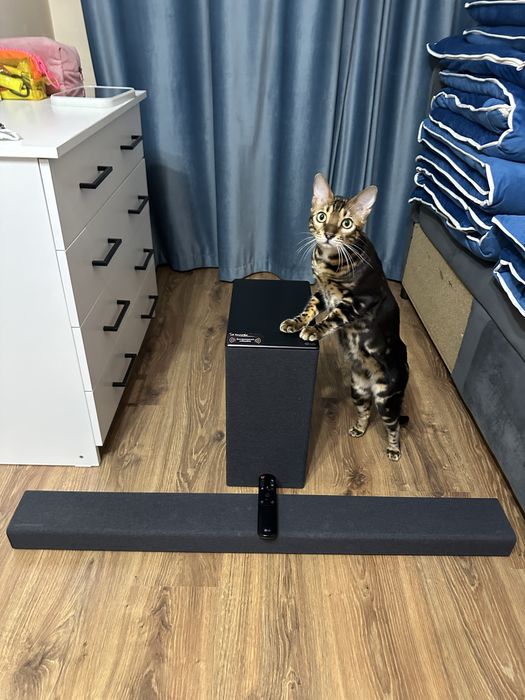 Саундбар LG SP7 хорошем состоянии