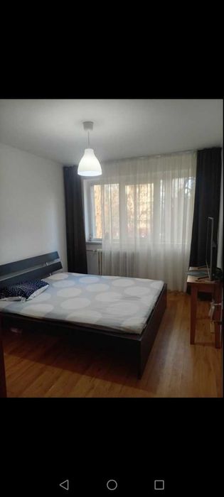 Cameră de închiriat într-o locuință partajată, situată în Lake Park, Sectorul 3.
