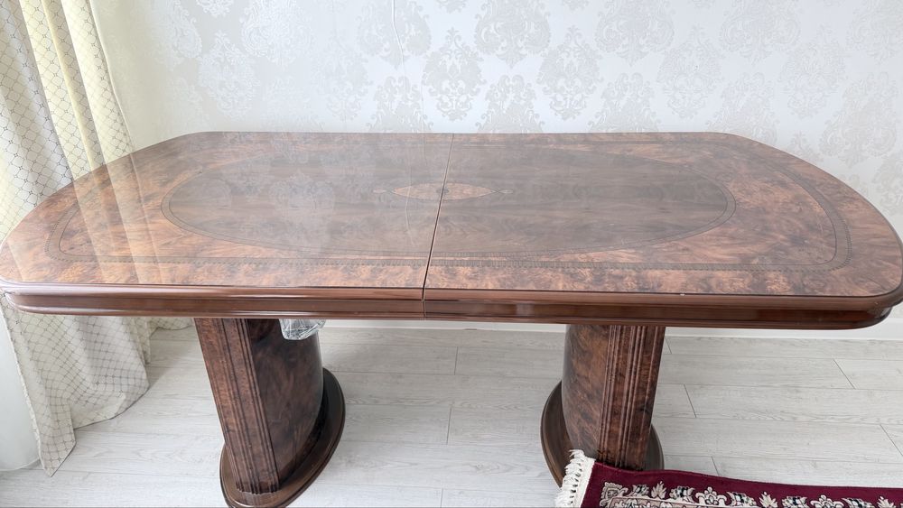 Продам стол из дубового дерева