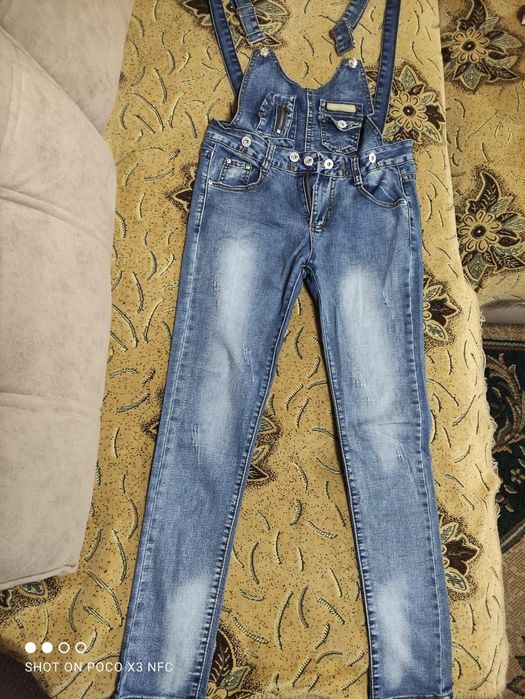 Джинсовый комбинезон