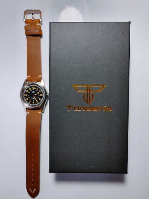 Часы механические с возможностью ручного завода и автоподзавода.