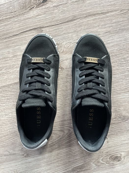 Дамски кецове Guess 37