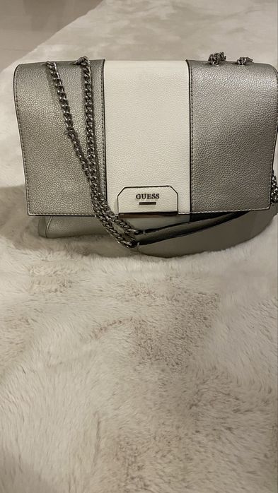 Geanta de umar, Guess