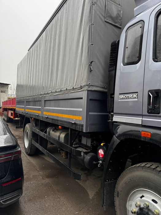 Бортавая автоплатформа с тентом Sinotruk Homan-H3  4x4  9 тн