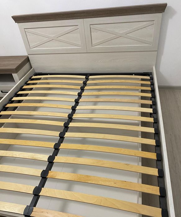 Спальный кровать