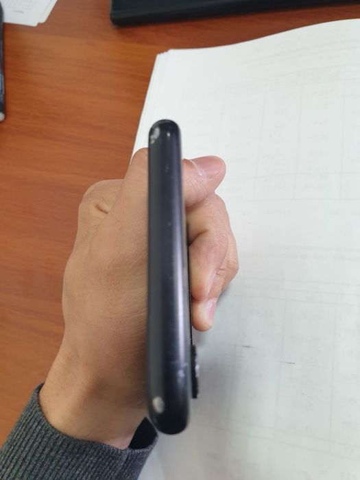 Iphone XR 128 gb holati yaxshi