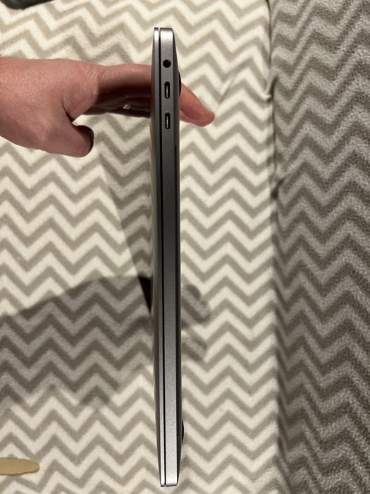 MacBook Pro 16-inch 2019, full box, Cycle Count 140