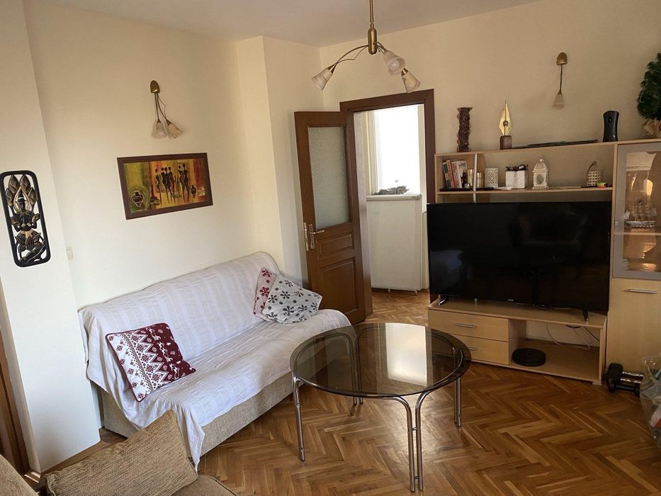 Дава се под наем Тристаен апартамент в Бургас, Център - 92 кв.м за 510 € - Снимка #2