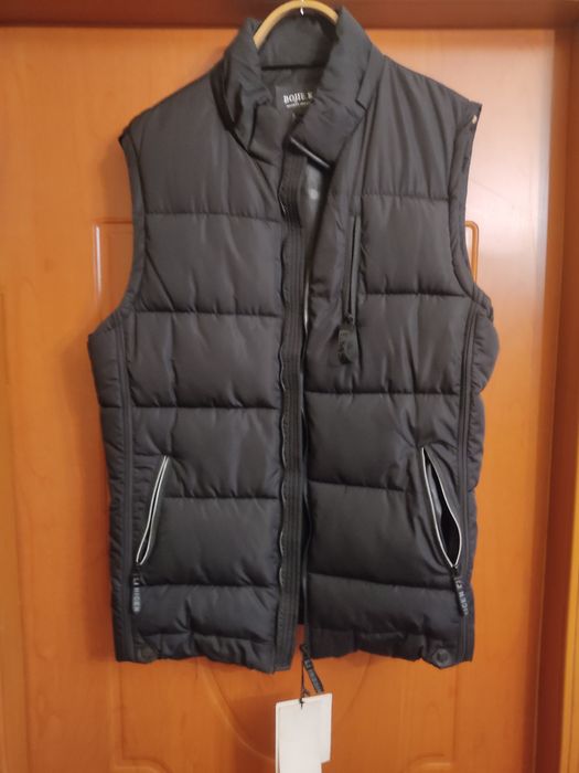 Жилетка мужская с капюшоном