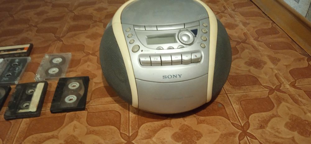продам sony cfd-e90l