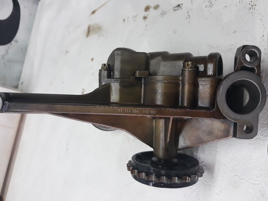 Масленна помпа и нивомер масло за мерцедес w210 E240