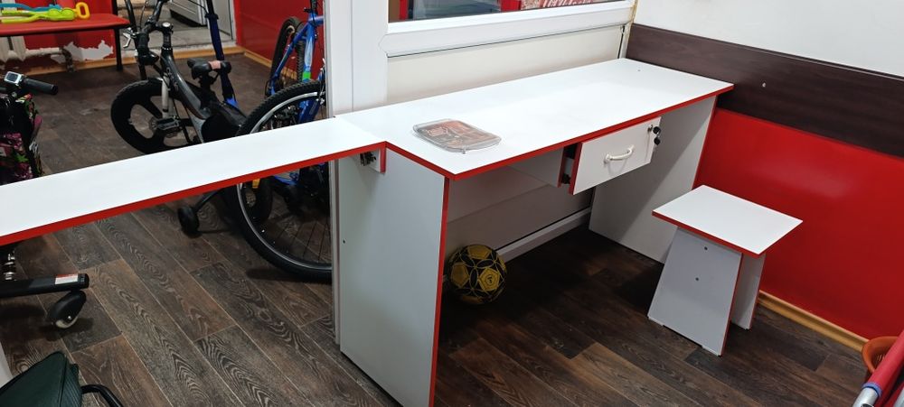 Продам мебель для магазина,