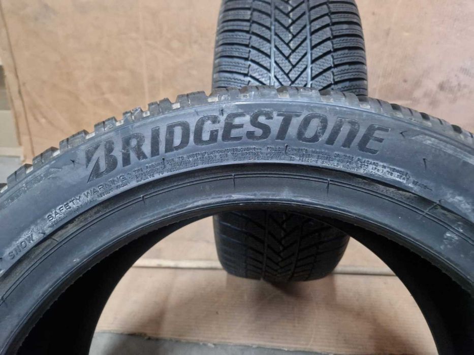2 Bridgestone R18 245/45
нови зимни гуми
DOT2920