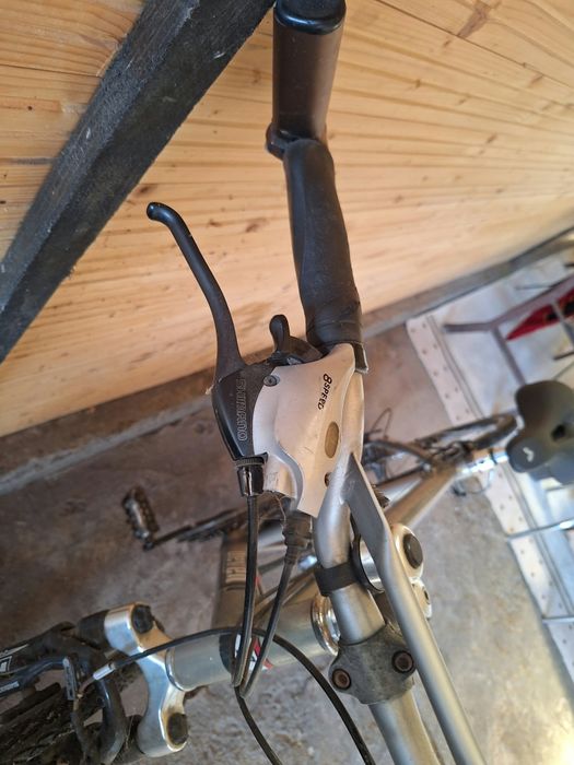 Vând bicicleta Devron cu roti 26 schimbătoare SHIMANO