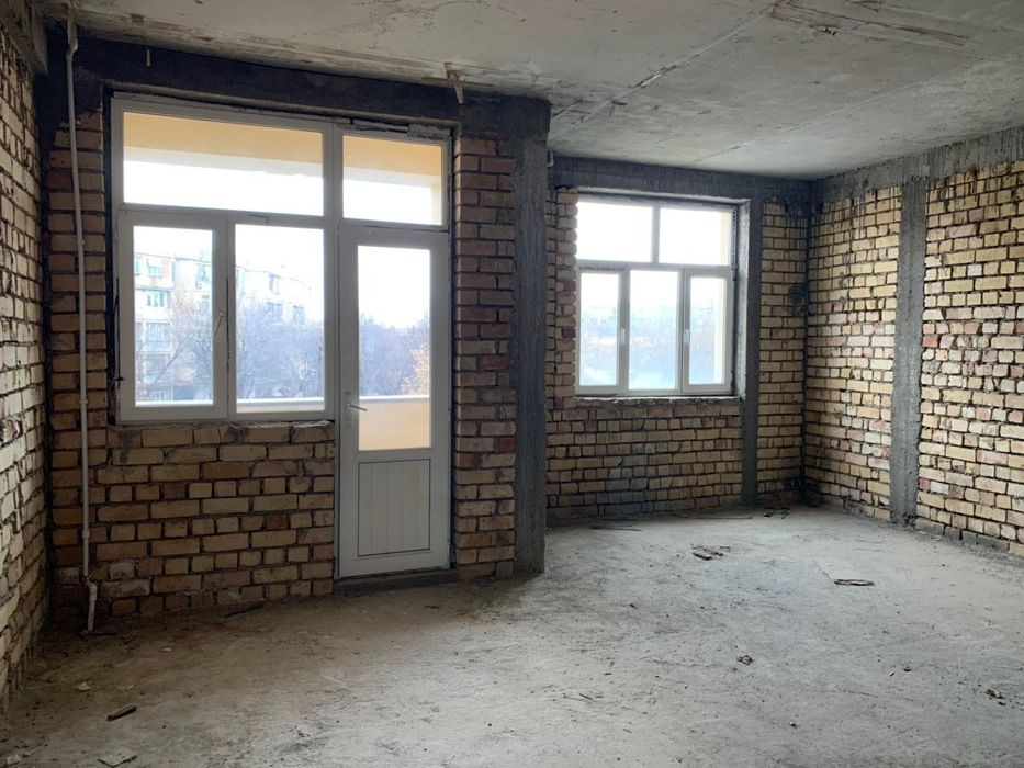 Продается квартира 105м2 + гараж на два автомобиля срочно